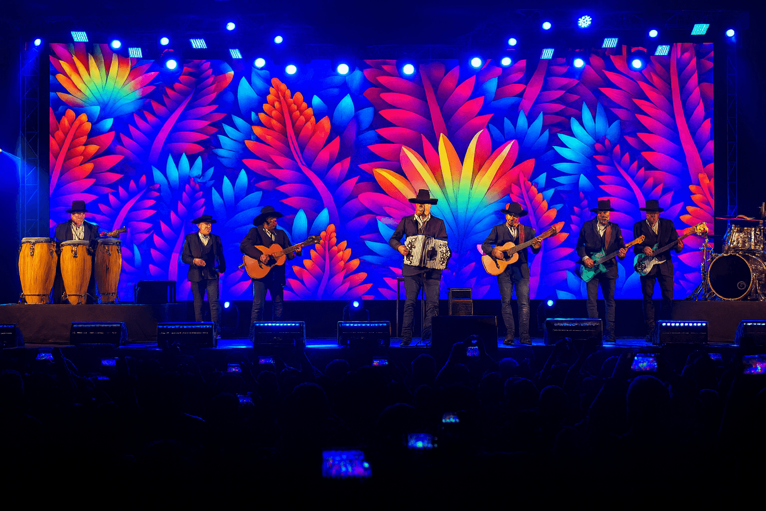 Hall de teatro con cartelería digital